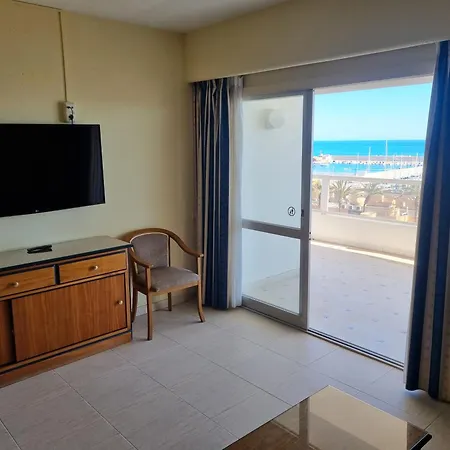 Pyr Beachfront And Pool 2bd Fuengirola