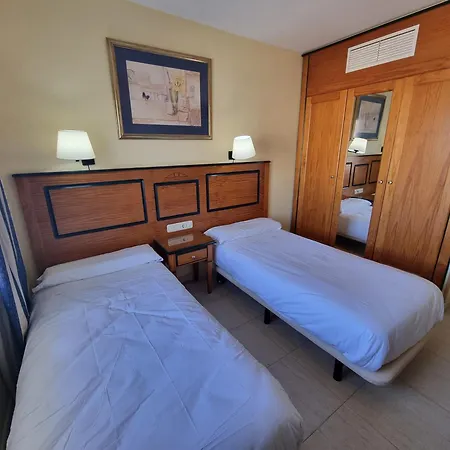 Pyr Beachfront And Pool 2bd Apartment Fuengirola