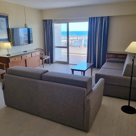 Pyr Beachfront And Pool 2bd