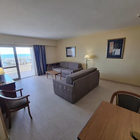 Apartment Pyr Beachfront And Pool 2bd