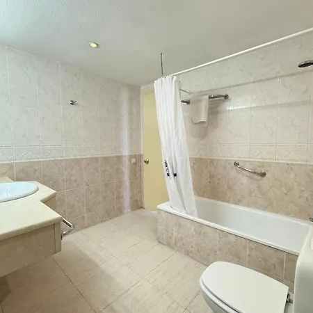 Apartment Pyr Beachfront And Pool *