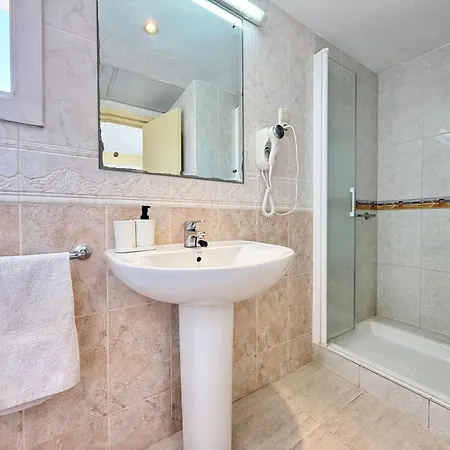 Apartment Pyr Beachfront And Pool Fuengirola