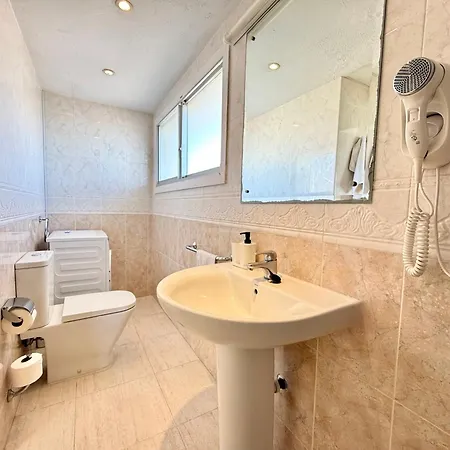 Pyr Beachfront And Pool