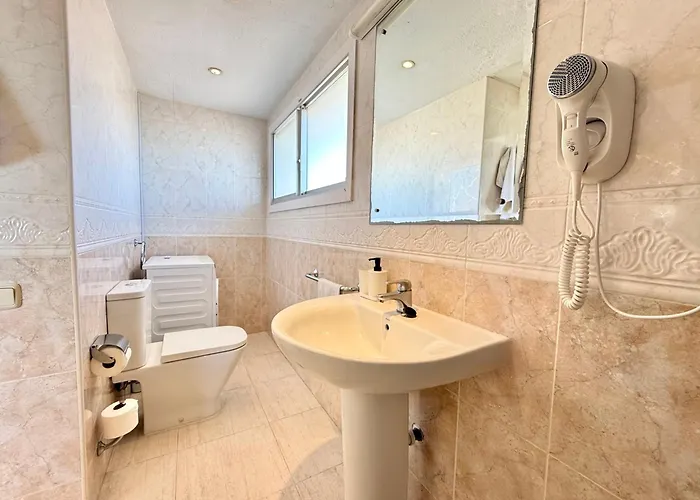 Pyr Beachfront And Pool