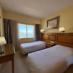 Pyr Beachfront And Pool