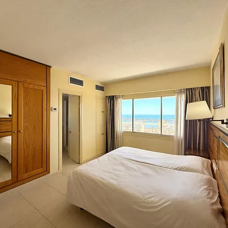 Pyr Beachfront And Pool