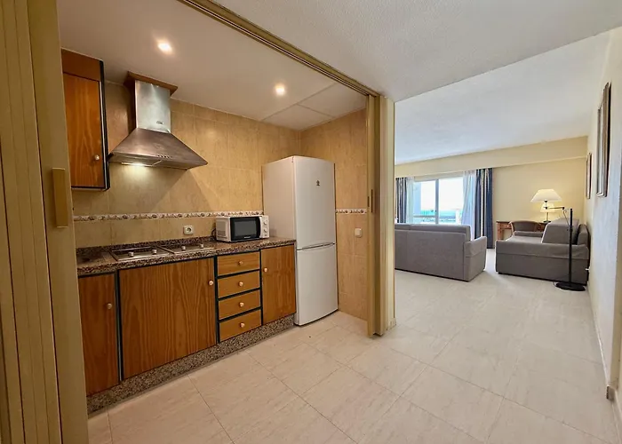 Pyr Beachfront And Pool Apartment