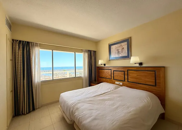 Pyr Beachfront And Pool Apartment *